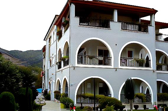 Delphin Rooms Sivota